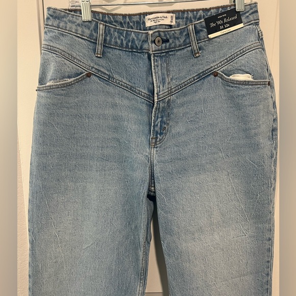 NWT Abercrombie & Fitch '90s Relaxed High Rise Jeans Size 31/12 Curve Love - Picture 6 of 12